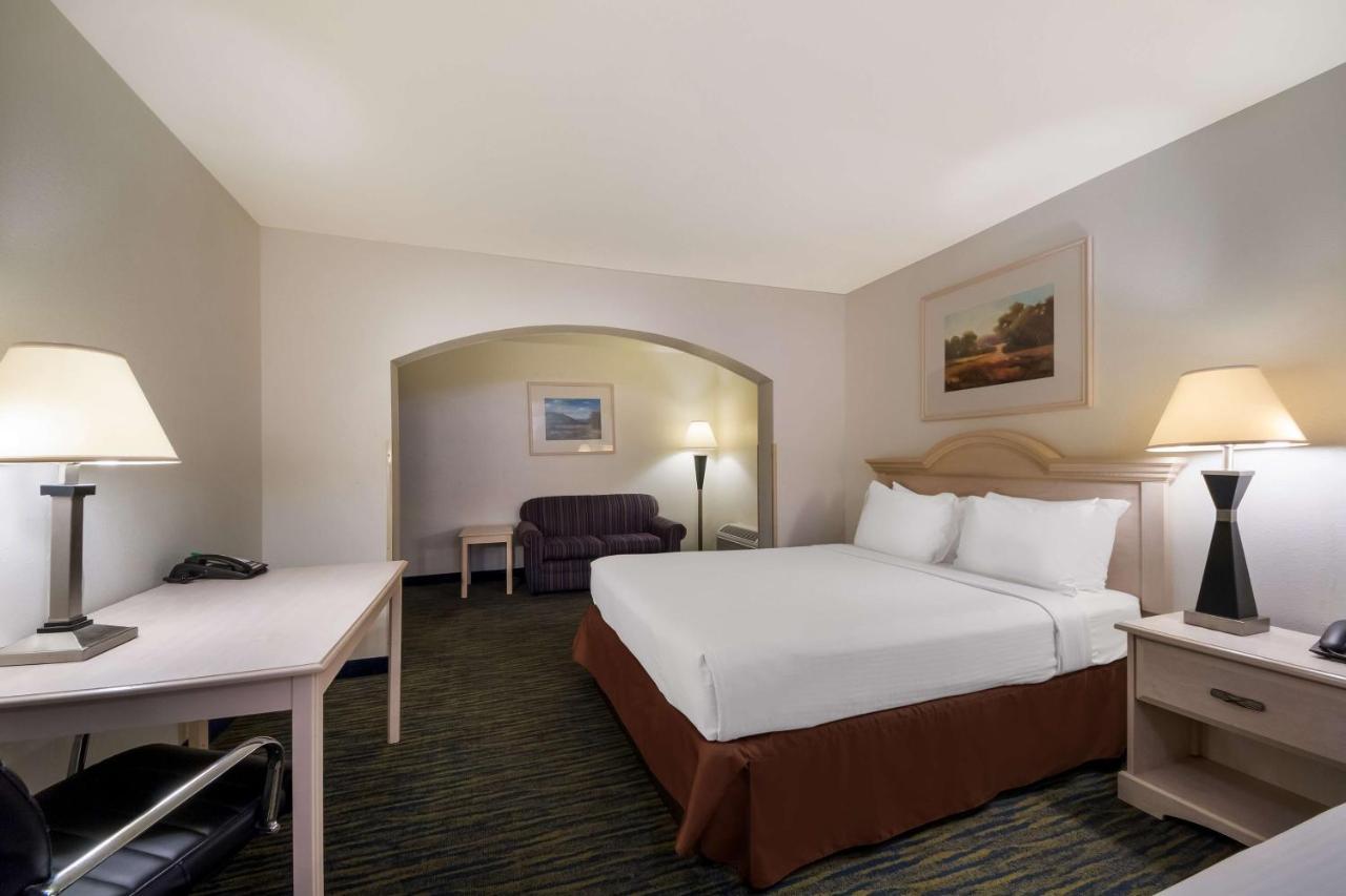 Hotel Surestay By Western Falfurrias